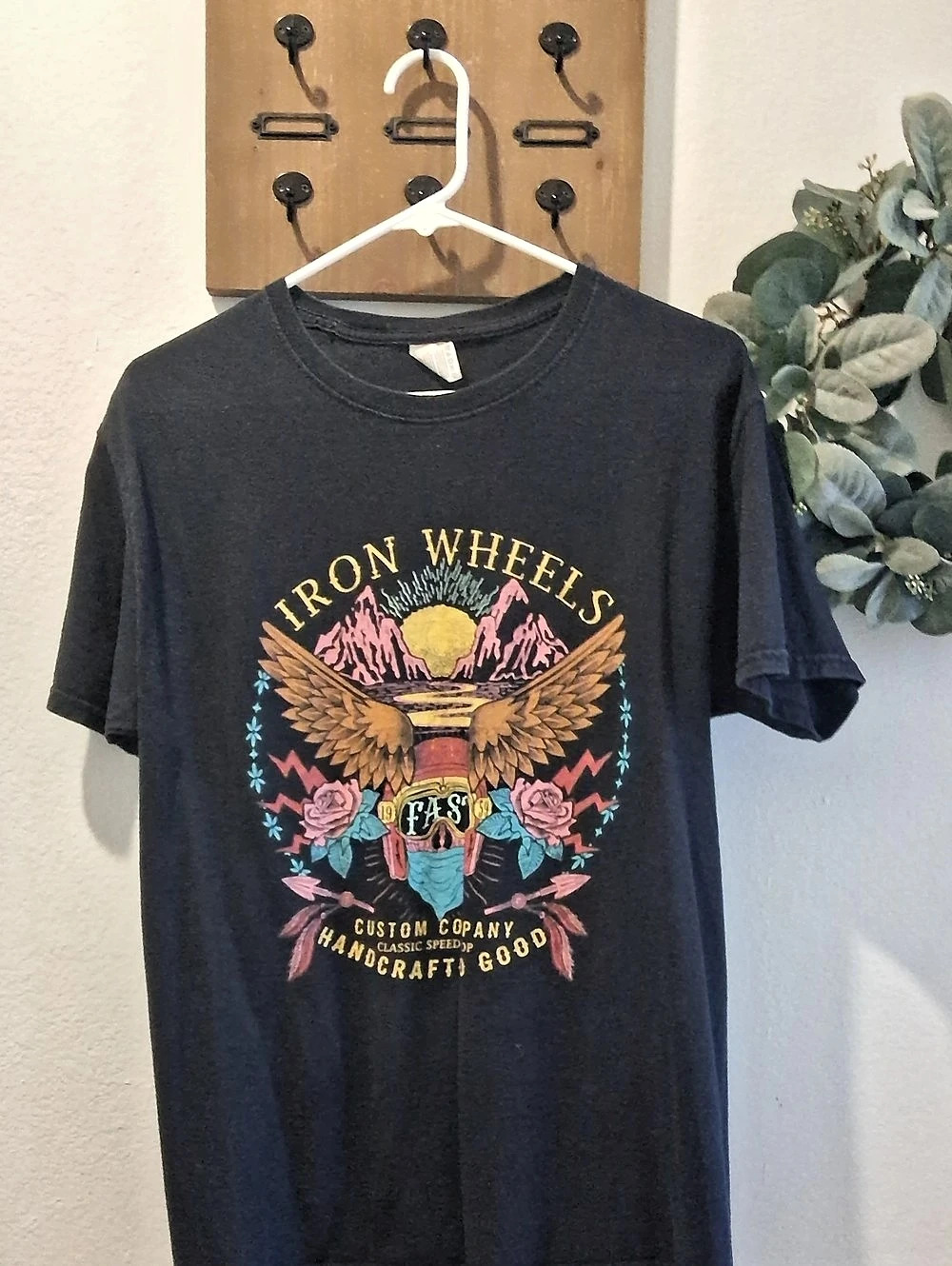 Fruit of the Loom Iron Wheels Custom Company Graphic Tee Medium